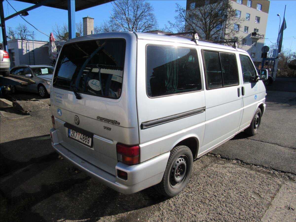 Volkswagen Caravelle Kombi 2,5 l 75 kw