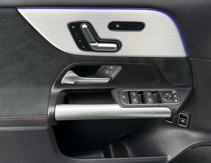 Mercedes-Benz GLA SUV / Terénní 1,3 l 160 kw