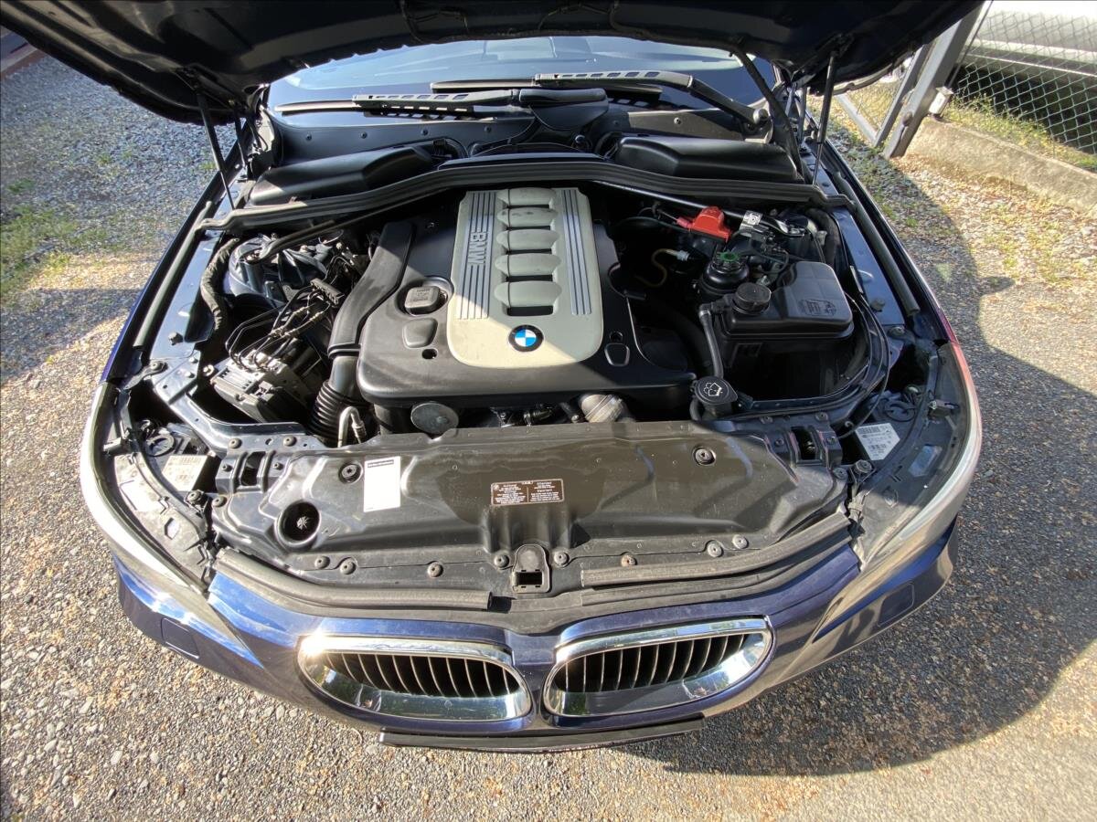 BMW Řada 5 Kombi 3,0 l 145 kw