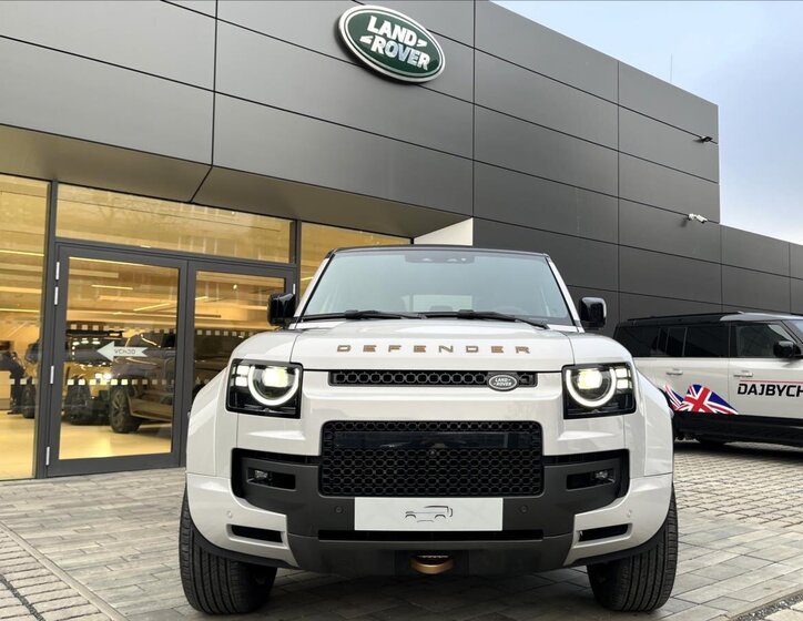 Land Rover Defender SUV / Terénní 4,4 l 467 kw