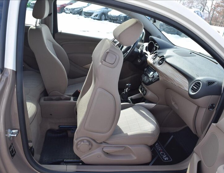 Opel Adam Hatchback 1,2 l 51 kw