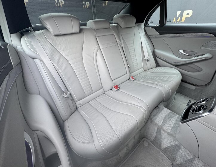 Mercedes-Benz Třídy S 18