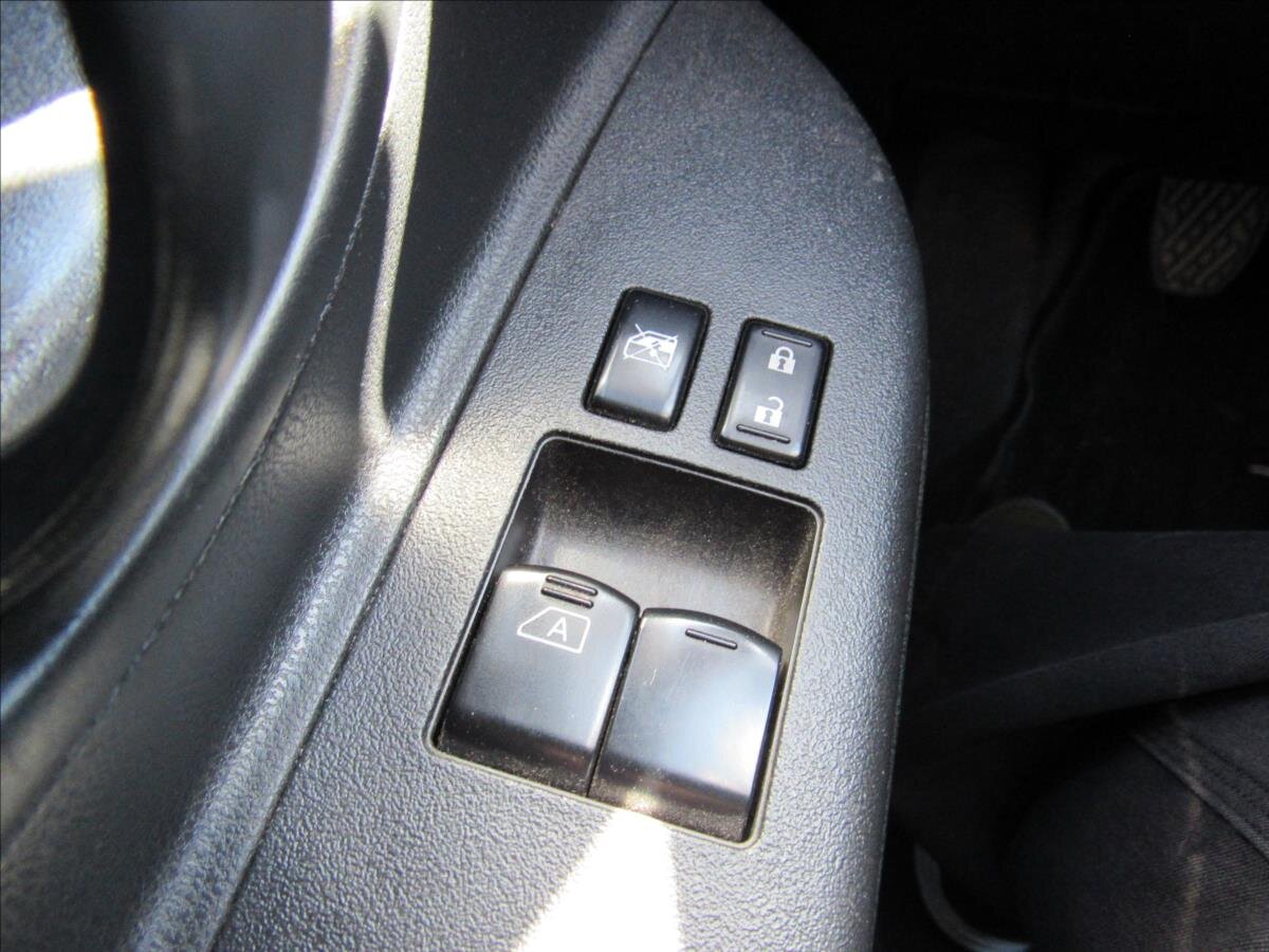 Nissan Micra Hatchback 1,2 l 59 kw