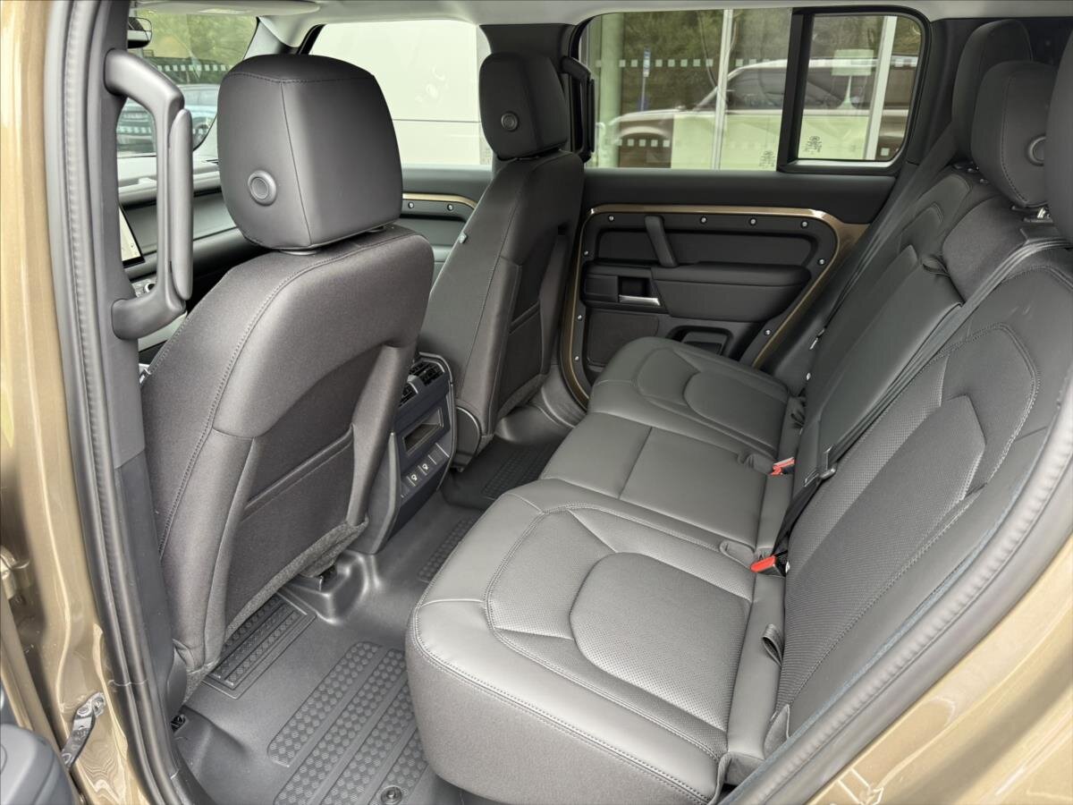 Land Rover Defender SUV 3,0 l 147 kw