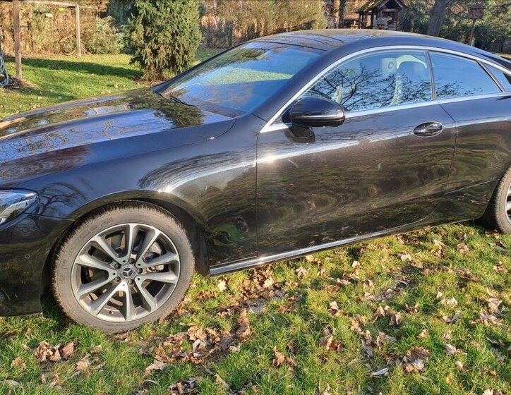 Mercedes-Benz Třídy E Kupé 2,0 l 143 kw