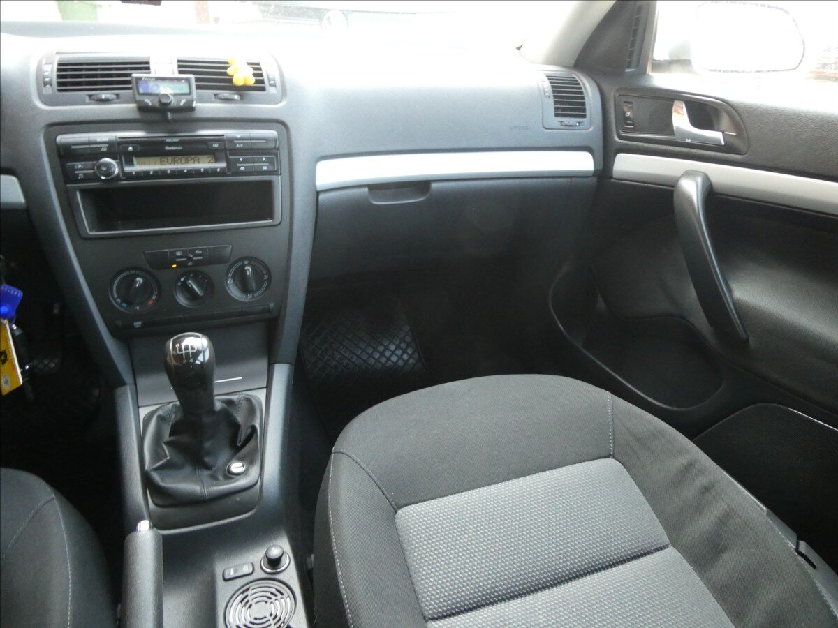 Škoda Octavia Sedan / Limuzína 1,6 l 85 kw