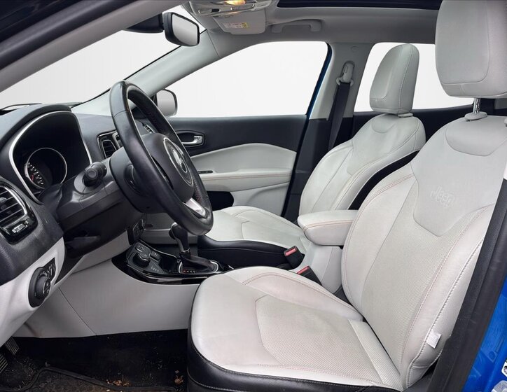 Jeep Compass SUV 1,4 l 125 kw