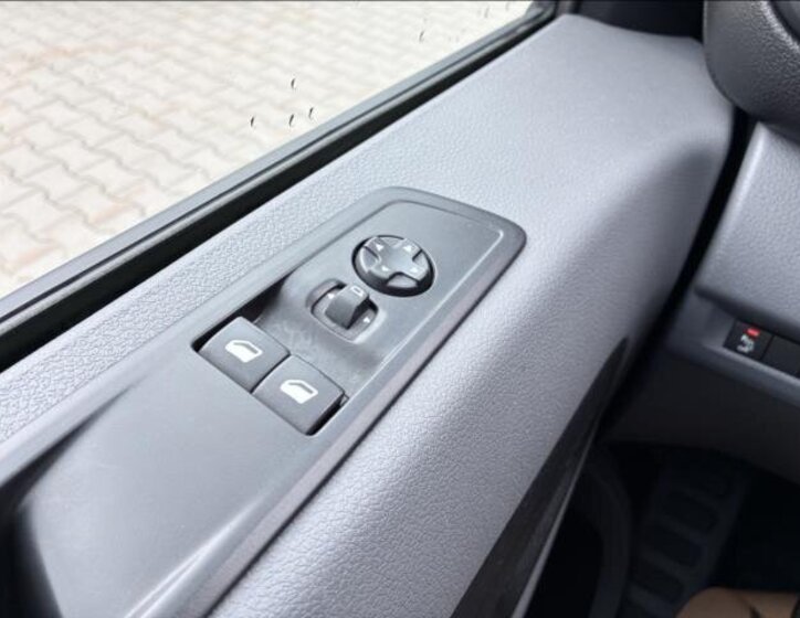 Opel Vivaro Skříň 2,0 l 90 kw