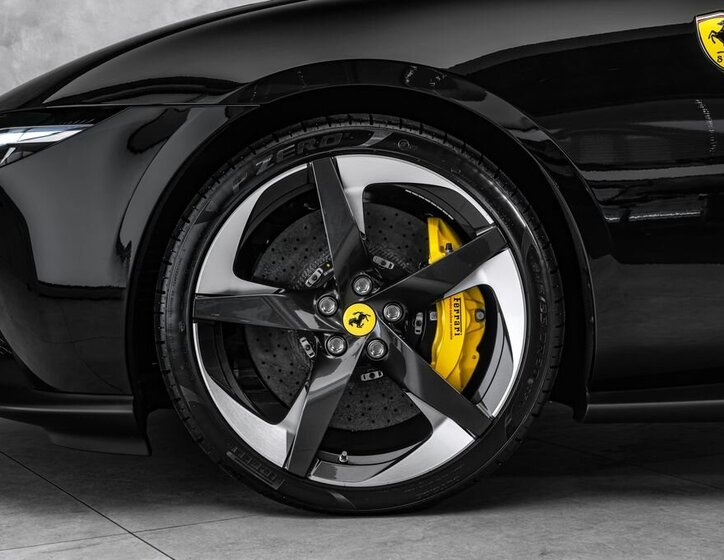 Ferrari Ostatní Kupé 3,9 l 471 kw