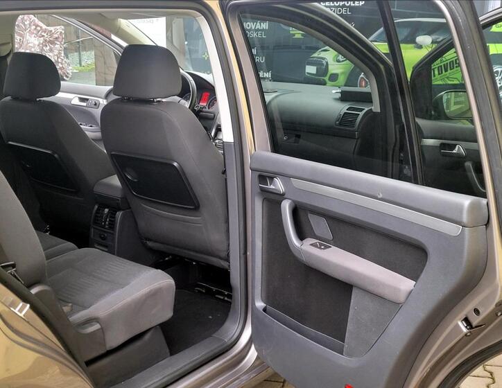 Volkswagen Touran 25