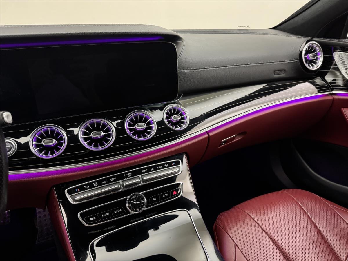 Mercedes-Benz CLS Sedan 3,0 l 320 kw