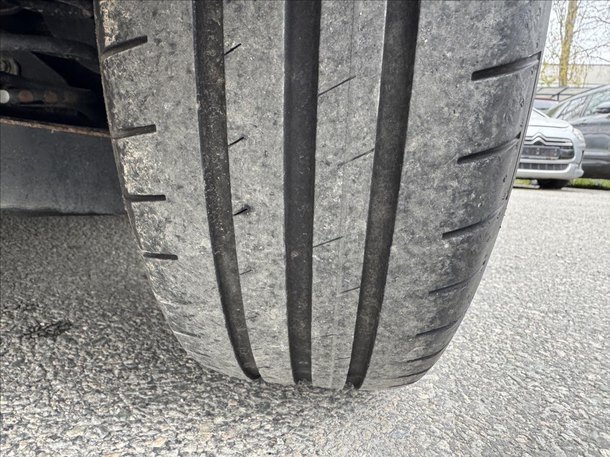 Volkswagen Golf Hatchback 1,6 l 77 kw