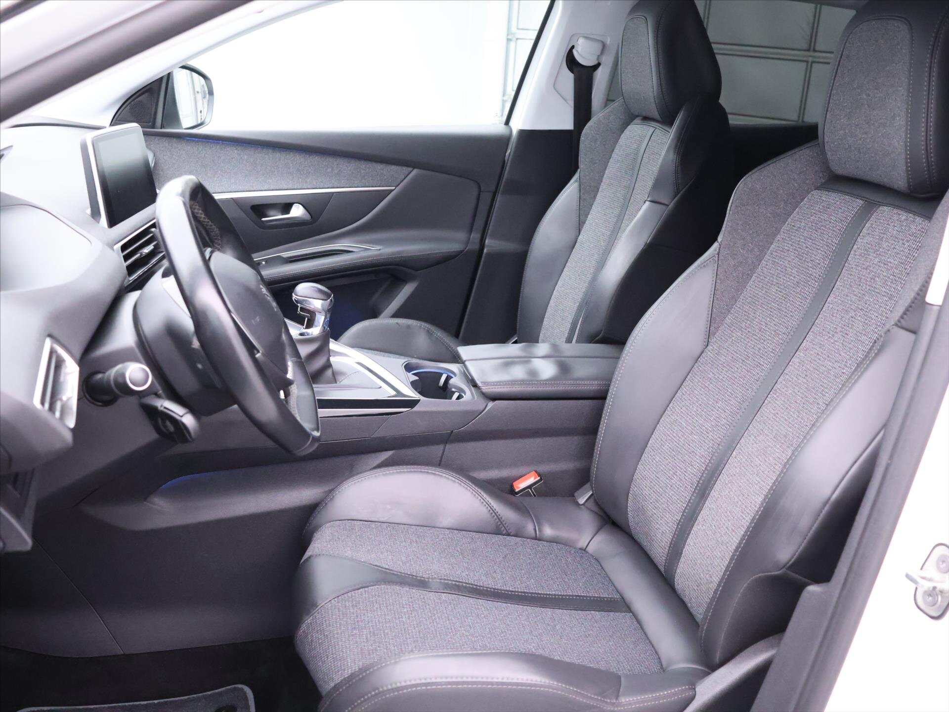 Peugeot 3008 SUV 2,0 l 110 kw