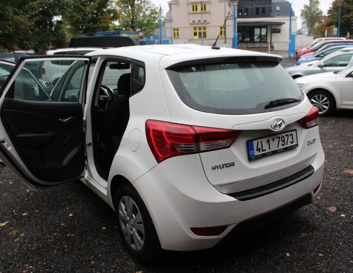 Hyundai ix20 13