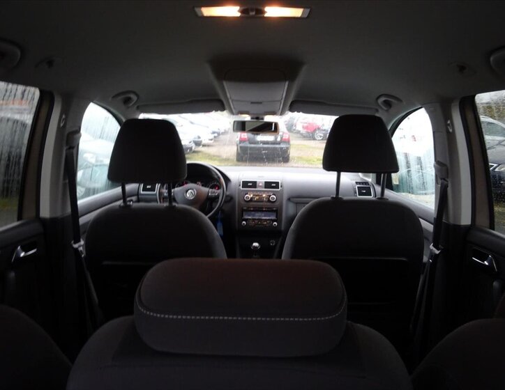 Volkswagen Touran 16