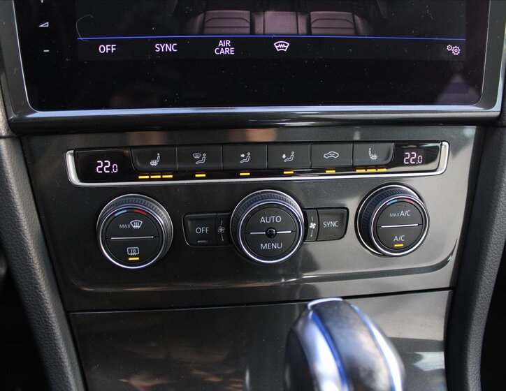 Volkswagen e-Golf 20