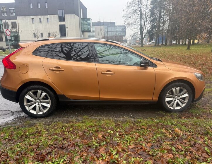 Volvo V40 6