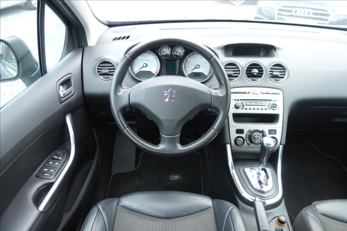 Peugeot 308 Hatchback 1,6 l 103 kw