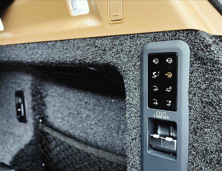 Land Rover Range Rover SUV 3,0 l 404 kw