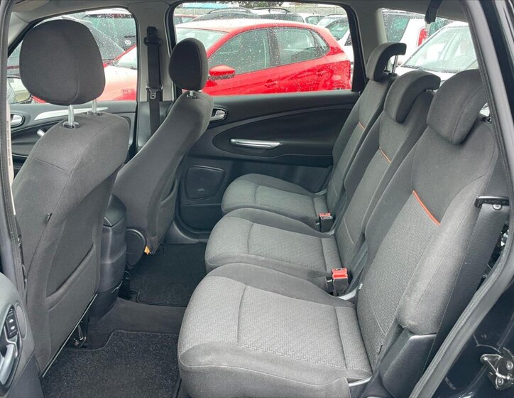 Ford S-MAX MPV 2,0 l 103 kw