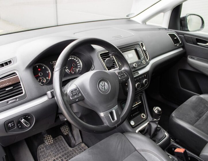 Volkswagen Sharan MPV 2,0 l 103 kw