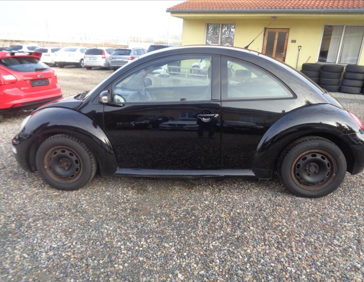Volkswagen New Beetle 4