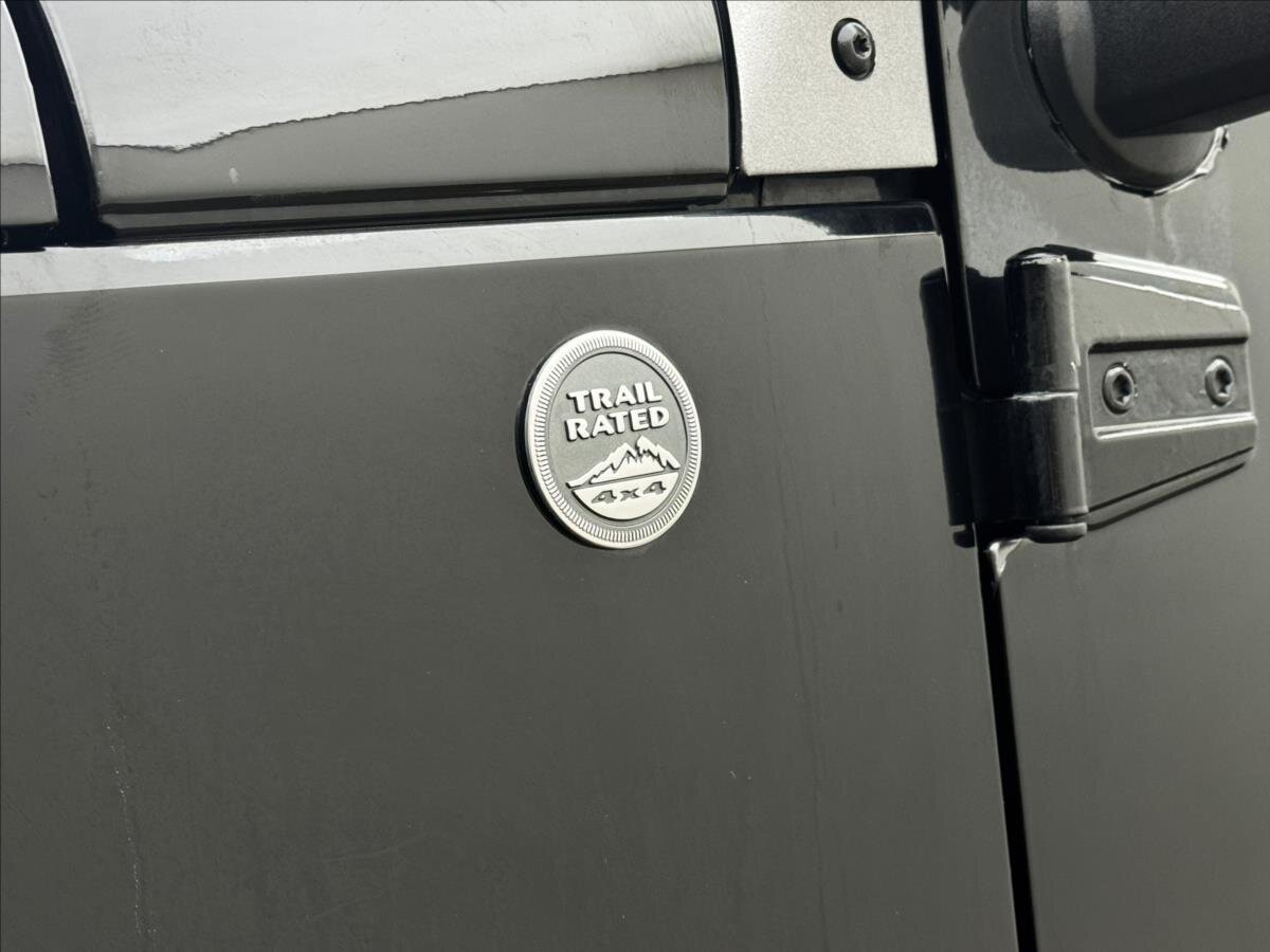 Jeep Wrangler SUV 3,6 l 209 kw