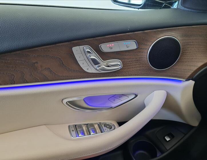 Mercedes-Benz Třídy E 12