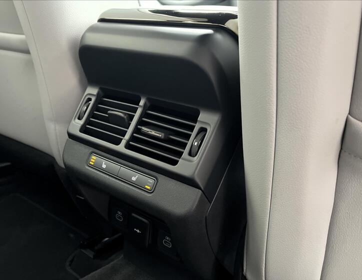 Land Rover Range Rover Evoque 28