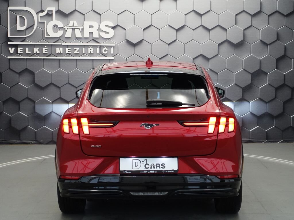 Ford Mustang Mach-E SUV / Terénní 0,0 198 kw