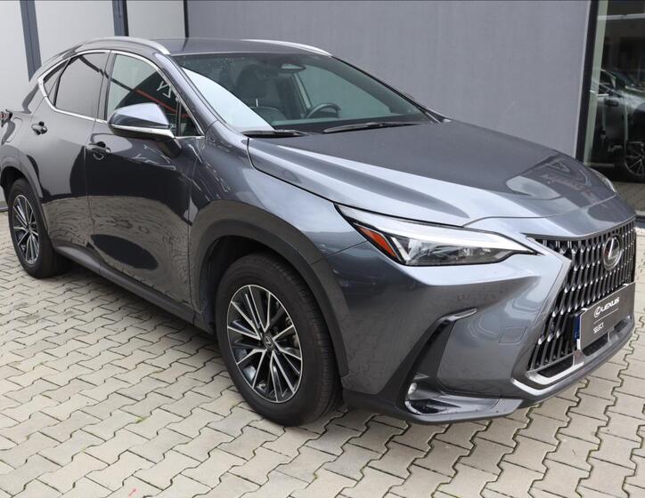 Lexus NX 450h+ 3
