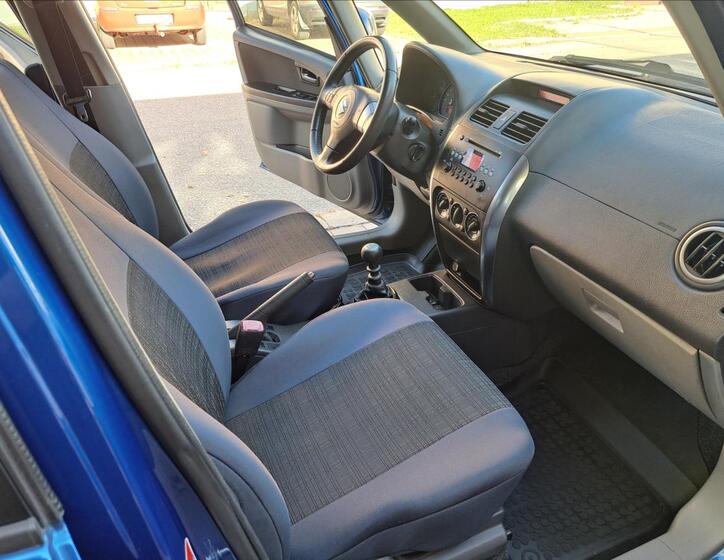 Suzuki SX4 36