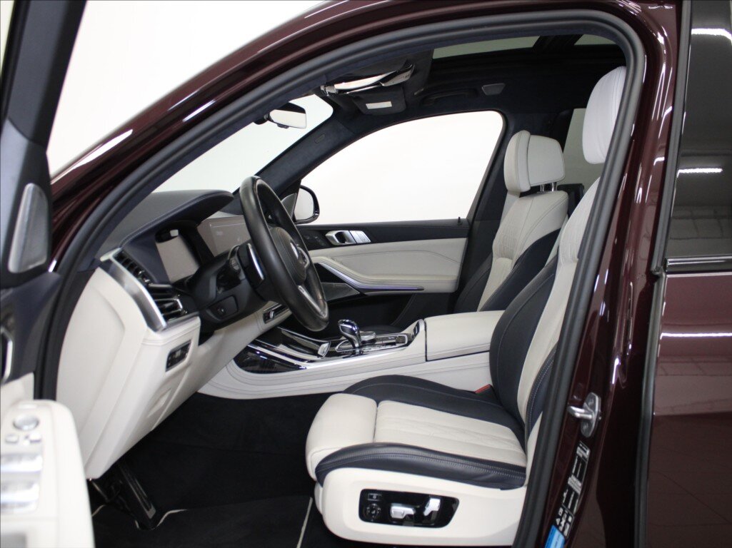 BMW X7 SUV / Terénní 3,0 l 250 kw