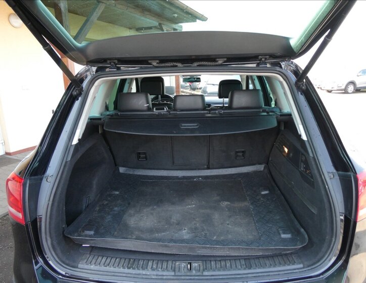Volkswagen Touareg SUV / Terénní 3,0 l 180 kw