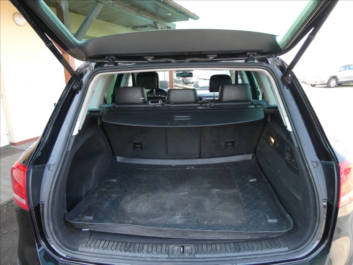 Volkswagen Touareg SUV / Terénní 3,0 l 180 kw