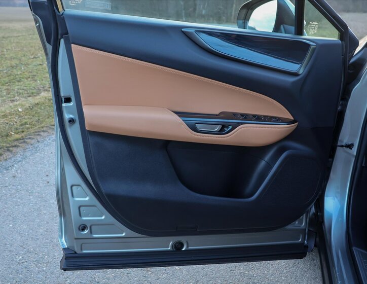 Lexus NX 450h plus SUV / Terénní 2,5 l 136 kw