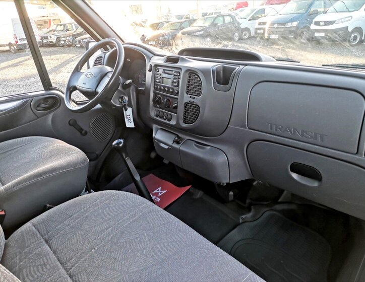 Ford Transit 8