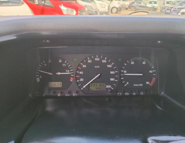 Volkswagen Transporter Kombi 2,5 l 75 kw