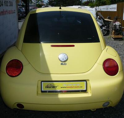 Volkswagen New Beetle 4