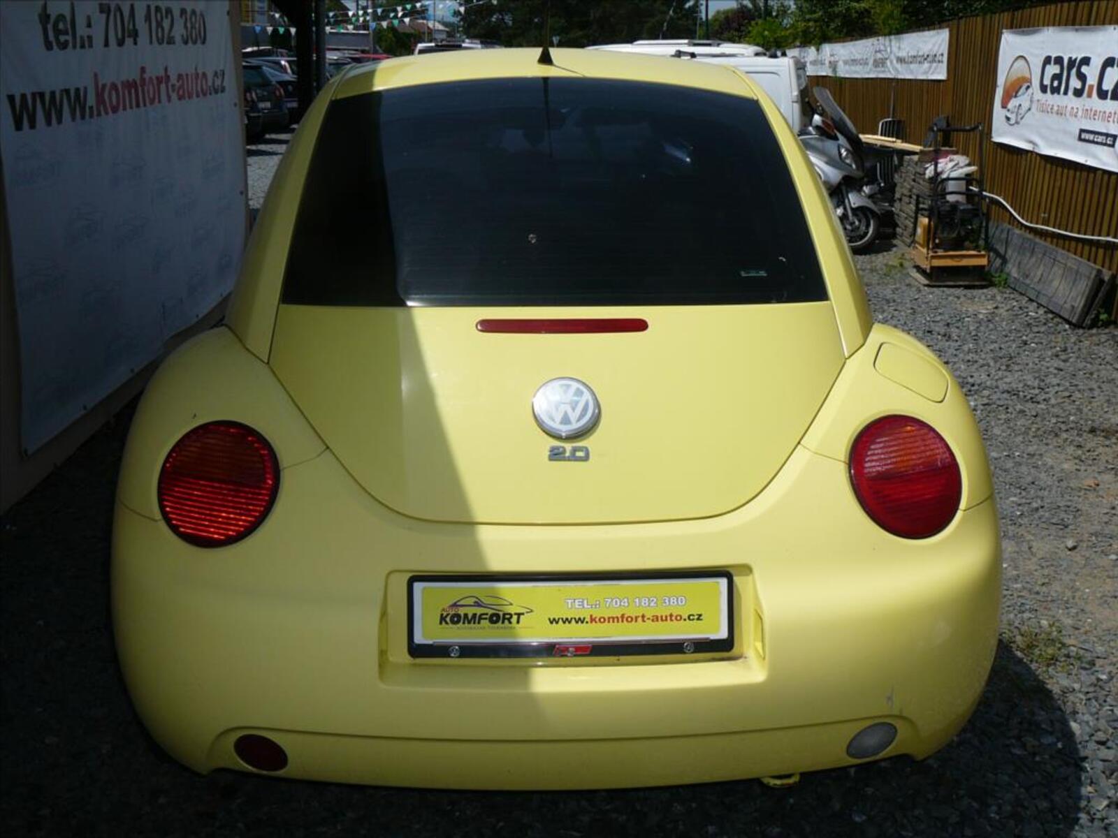 Volkswagen New Beetle 4