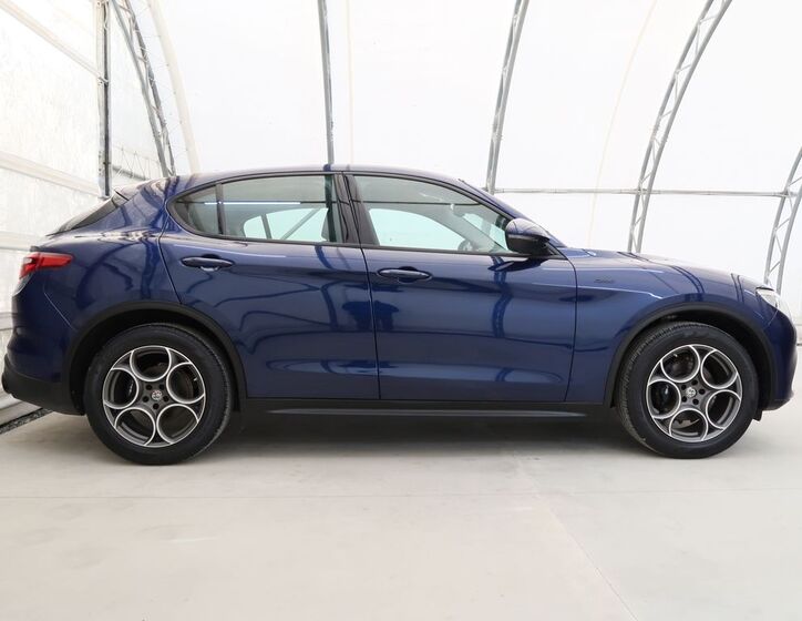 Alfa Romeo Stelvio 6