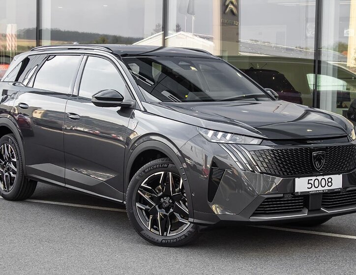 Peugeot 5008 SUV 1,2 l 105 kw