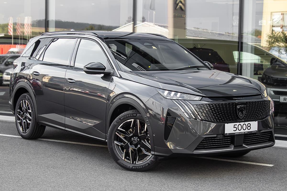 Peugeot 5008 SUV 1,2 l 105 kw
