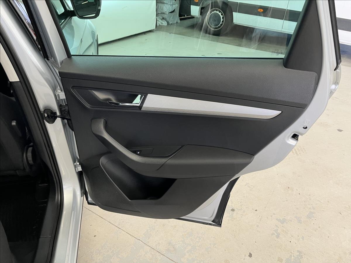 Škoda Karoq SUV 1,5 l 110 kw