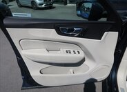 Volvo XC60 SUV / Terénní 2,0 l 145 kw