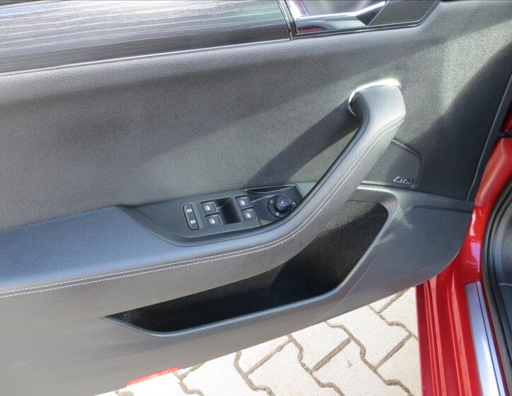 Škoda Superb Liftback 1,4 l 115 kw