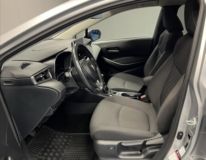 Toyota Corolla Sedan 1,5 l 92 kw