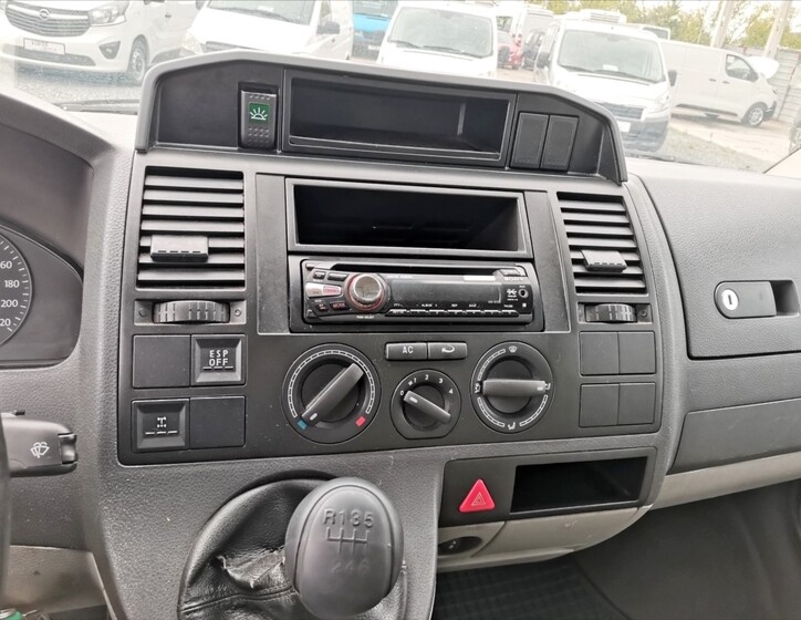 Volkswagen Transporter 9