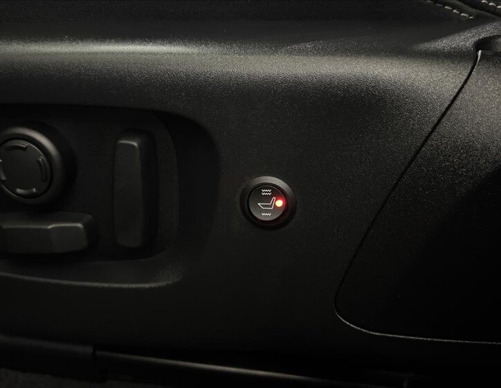 Land Rover Range Rover Velar SUV / Terénní 2,0 l 150 kw