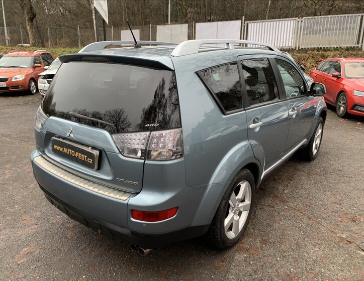 Mitsubishi Outlander 5
